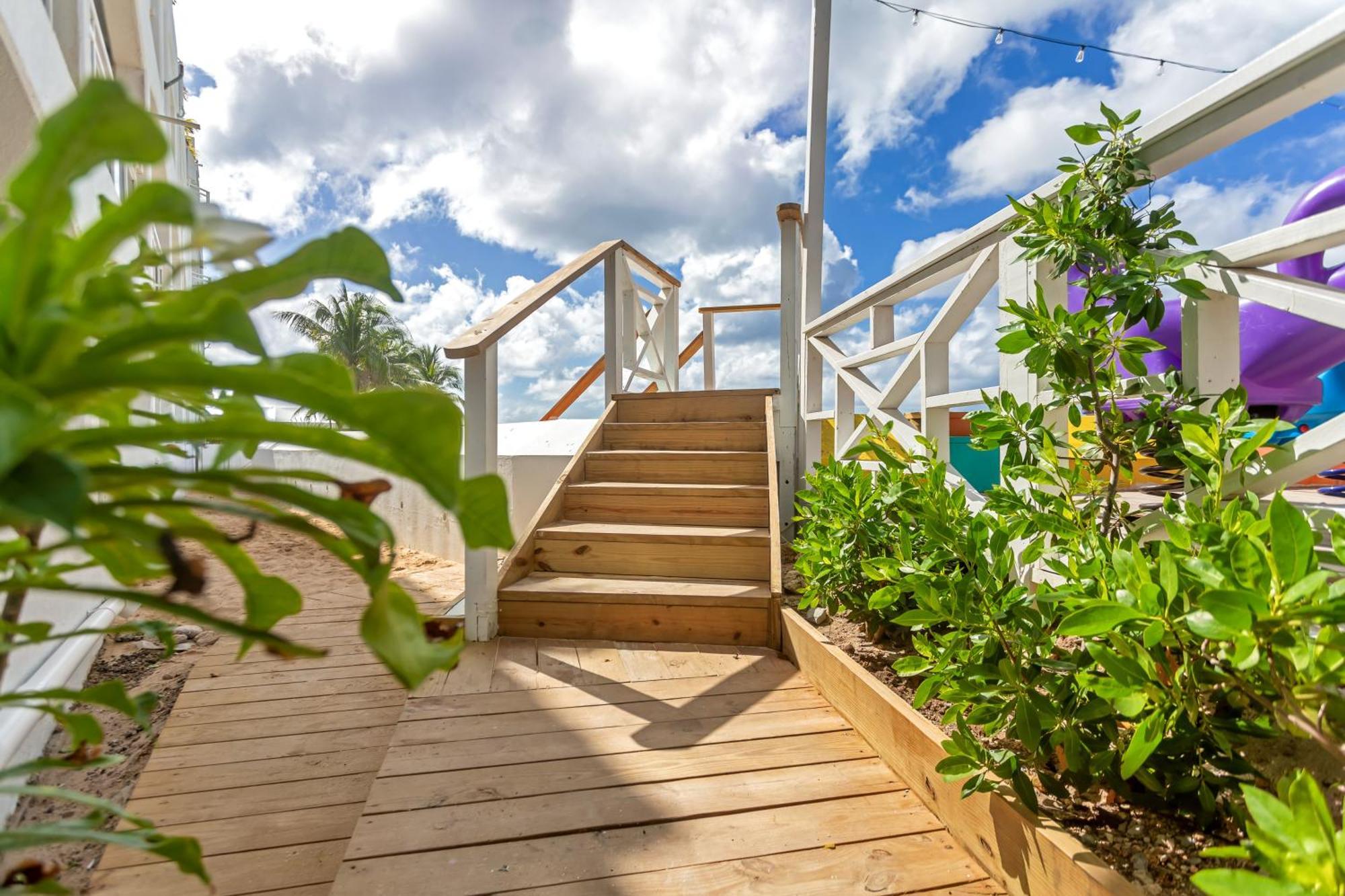 Maho Beach House - Studio - Beach Access Экстерьер фото